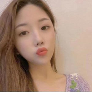 网红美女{{网红名字}}：超高颜值的甜美甄选，1.3G内S乱私拍，反差妹打粑粑咬露脸良家