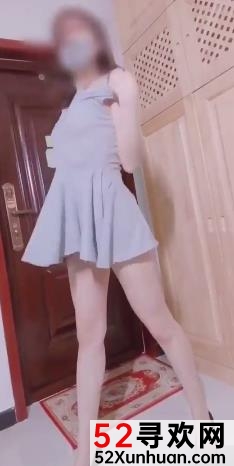 网红咚小姐：热舞视频与照片合集，性感精选大长腿，JK学生服装养眼妖娆互动