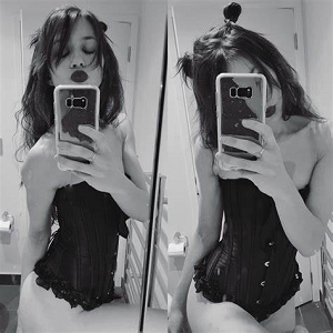 MissAlice：艺术涂鸦之火辣大长腿，新颖刺激的性感拍摄