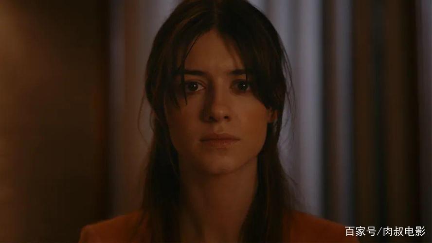 《2022年惊悚犯罪大片《黄金屋》，调查凶杀案，揭开神秘黄金屋背后的秘密》