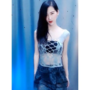 火辣美味：虎牙小小兔性感颜值安全诱惑泳衣秀
