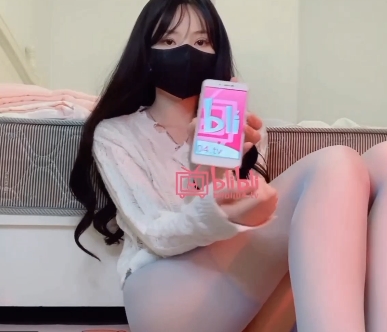 《温柔可人：酥酥（桃酱）穿毛衣[1V+309M][百度盘]》