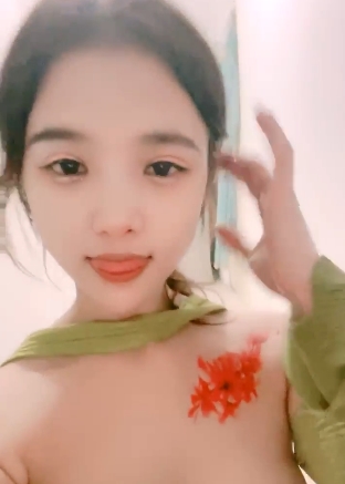 安娜的“牛奶之旅”：重口sao女用扩阴器扩逼灌牛奶，1V+12P+1.47GB，百度盘可看