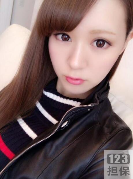 最新立花瑠莉的牛仔裤破洞系列