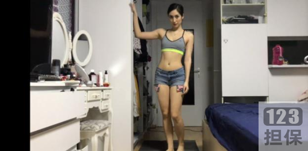 美少女名模的网红瑜伽?这瑜伽动作,比你的脸还要大。