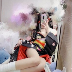 吃货少女希希酱,今天发布了她的作品集。