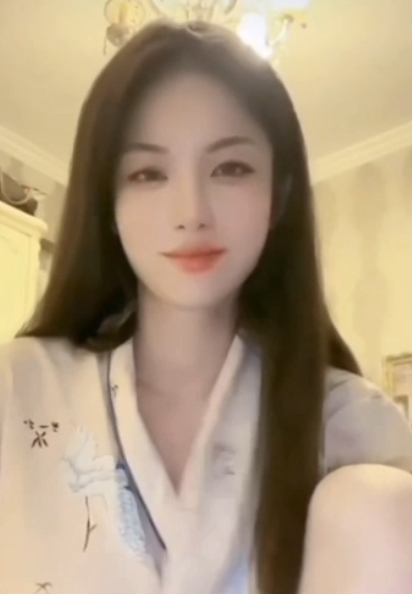 抖音28w粉史迪西土豪定制8v772m：收藏百度ED2K