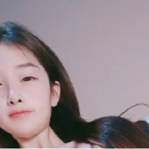 高颜值美少女依依：79个视频48.6G，新增20个，百度ED2K收藏狂热