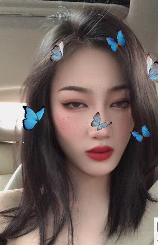 ins反差女神董柒柒直播回放，数百万观看量惊人！