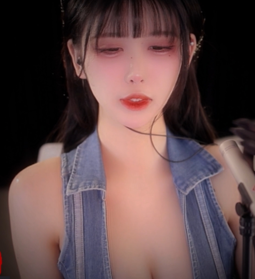 虎牙主播抱抱念酱魔法书福利大放送，百度盘限量打包1.75G视频