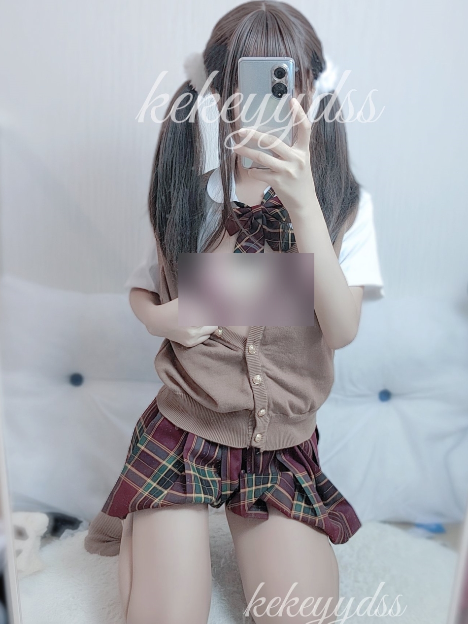 ```plaintext[转载搬运]推特妹子美少女可可yyds合集[21VNP+3000][百度盘]```