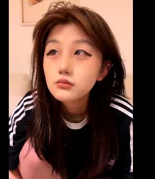 曼小狗直播秀：颜值身材社保姬，3V-1.6G视频震撼上贤妗