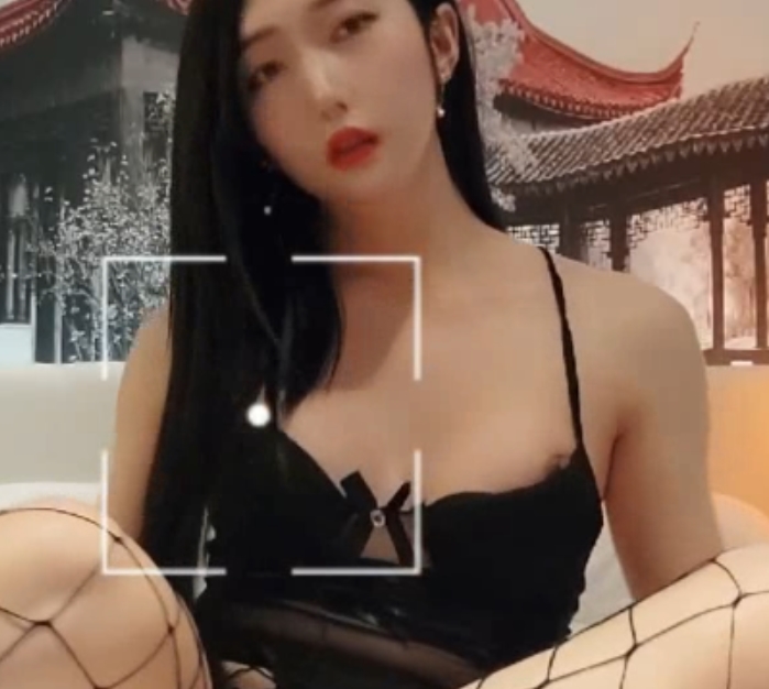 TS紫苑30v15g合集：伪娘收藏狂必备，百度ed2k双平台供应