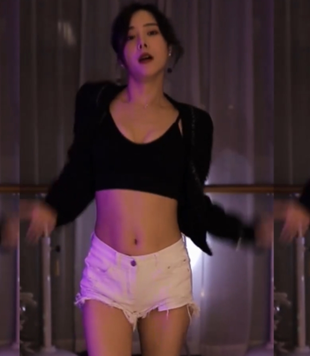 王筱沫沫热舞小合集：美女主播燃情舞姿，B站1月热门视频，总大小3.6G