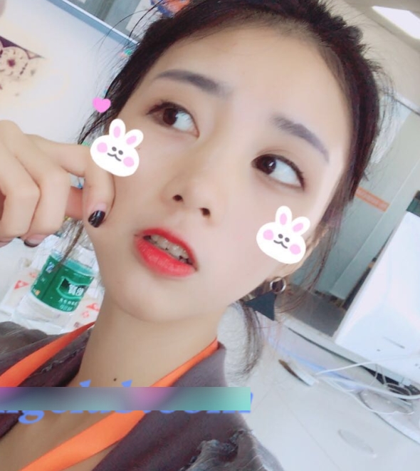 真实互动！美女和陌生人约会惨遭下Y，作者束缚虐玩，1.9G大片曝光