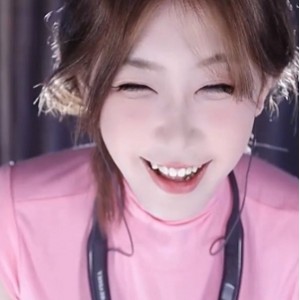 网易cc推出海棠棠2无罩凸点凸点节目，主播秀球球展示球球技术和凸点，录制剪辑，55分钟长，2.3G，21V。