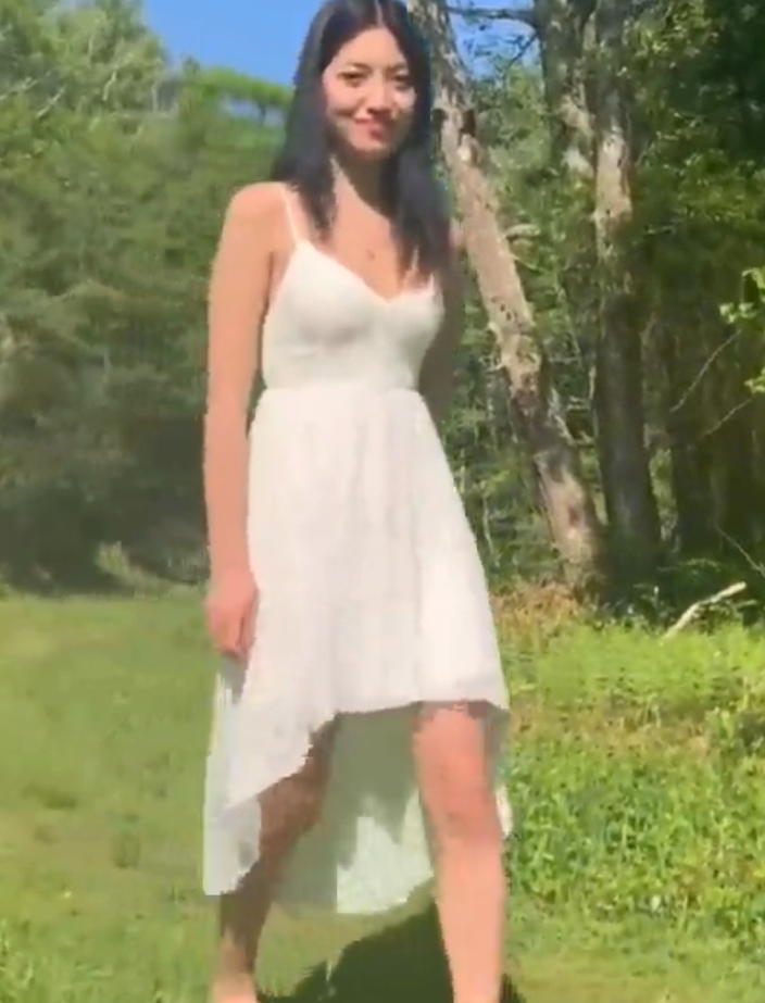 LittleLiliana17v1.2g视频收藏达73，外貌清秀笑容灿烂