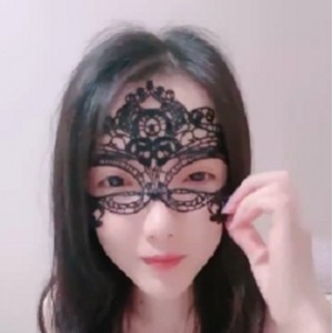 甜美小姐姐跳跳糖舌吻朋友，透视白丝袜嘴艺惊艳1V+109MB百度盘