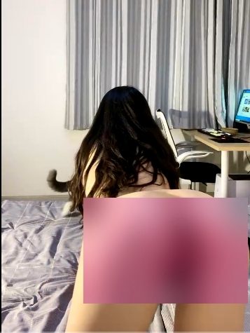 绝美颜值美女主播直播秀，纯浮力视频震撼上贤妗外网搬运，岛国作品级别感觉！闺蜜互动，浴室湿身诱惑，猛C扶pp后R，绅士们速来围观！