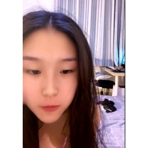 拜金美女小芸首秀：金钱诱惑下的玩物少女实感表演