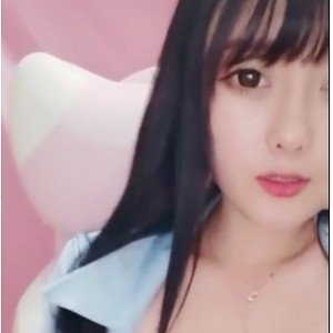 软软小湿妹私人订制视频合集，童颜网红的清新甜美风格让粉丝心动。