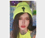 白富美SexyChloe尺度作品2.12G视频集合，洋墨水玩法全揭秘