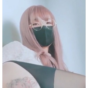 SJinWanXuan在视频中所传达的情感。无论是孤独还是快乐，他都用视频记录下来，让人感受到他的真实与坦诚。TSJinWanXuan19993.6G合集，不仅是一份珍贵的收藏，更是一段与TSJinWanXuan共同成长的回忆。快来下载这个合集，一起感受TSJinWanXuan带给你的独特魅力吧！