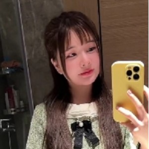 海角老银的新作：妹子她主动侍奉在被窝里的深情棒子表演（1V，129M，百度盘）