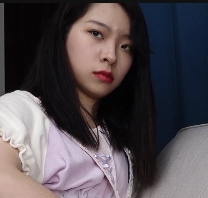 性感亚洲女孩YiYi的油亮肉丝小脚丫