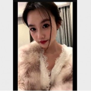 小雨儿自拍视频大放送，7V-1.6G，女神素颜化妆全程，粉丝必看