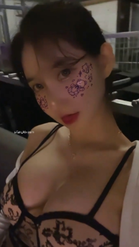 韩国美女网红美玲元2km2km资源合集2021591MB29三人游+6V00