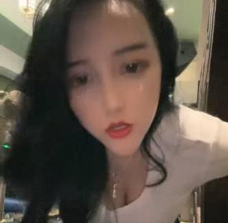 S御姐主播小红：烈焰红唇KTV直播PA玩，1V视频大小4奇怪姿势M