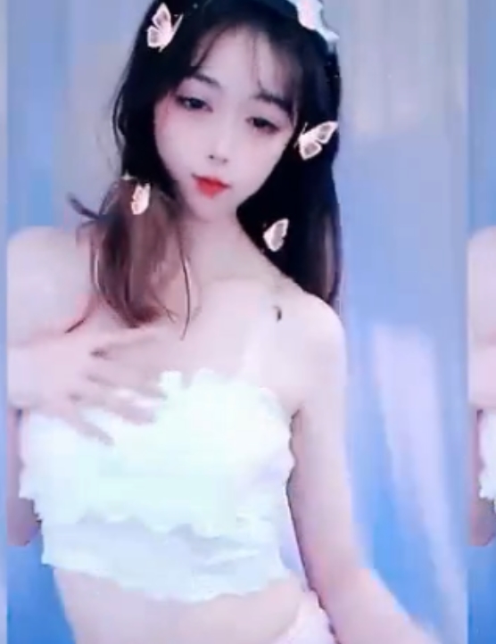 CC斗鱼虎牙小软软付费群大尺定制热舞视频21分钟2.37G