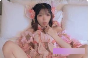 小余露脸COSER秀萝套图：精选反差婊