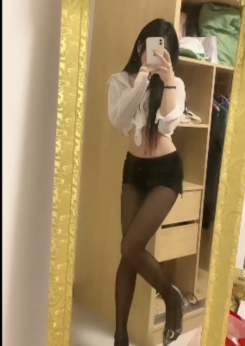 半糖主播福利视频：脑袋困掉了