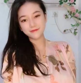 快手巨熊主播琳宝土豪定制视频9版本109分钟，舞蹈颜值成熟大车灯，粉丝社保下载