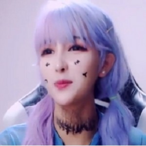 限时特惠高颜值主播dami紫发3V/1.19G直播推荐