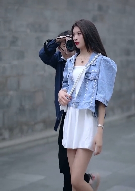 7V-2.5G珍贵资源：兰兰鹿鹿交友视频真相抖音散播