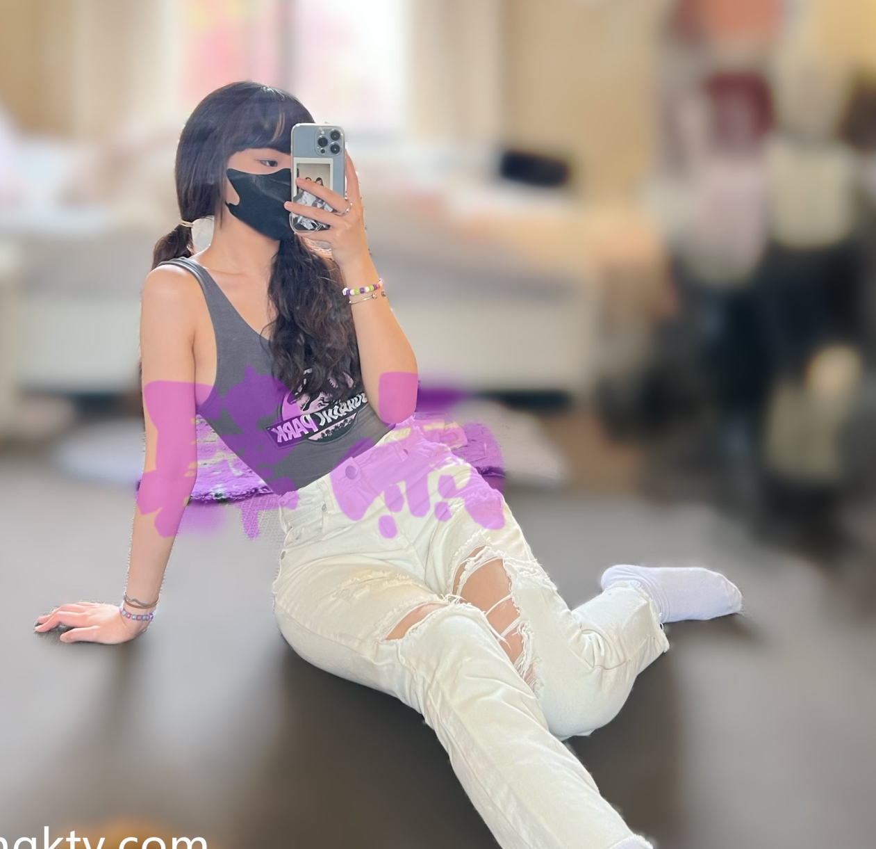 出山封神新晋大神出道巅峰，S-M文化大招圈子成员！花样人体蜈蚣，口味重味纯情资源，51V1.2G教育！