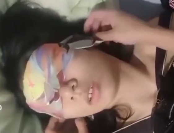 给力三人行：可爱妹子家庭轮番爆撩无屏障秒传