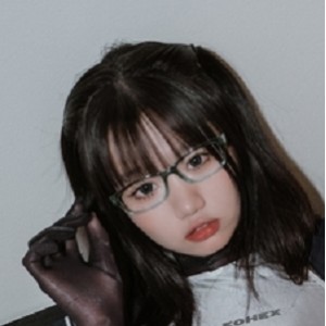 精选柒柒双马尾连体黑丝泳衣