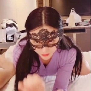 新作清纯白色JK开放傻女——Vivian姐