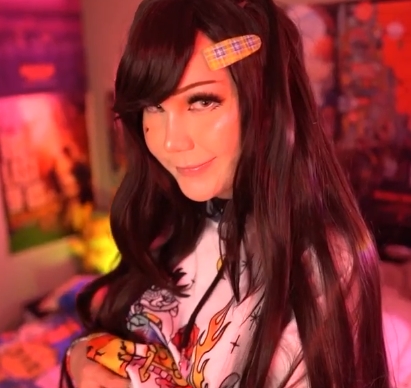 《Blondelashes19的TS合集：梦幻般的容颜，热情活力的舞蹈动作》