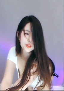 苏樱：斗鱼虎牙人气小仙女，一位90后的网红大学生