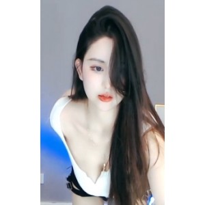 苏樱：斗鱼虎牙人气小仙女，一位90后的网红大学生