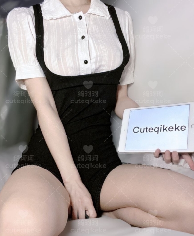 绮珂珂校花：天然大罩杯，15V2.8G百度盘私拍甄选