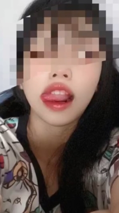 网红{{网红名字1}}性感漂亮，让人着迷！视频资源91拆二代Cc合集百度云资源/304V/49G[304V+49G][百度盘]