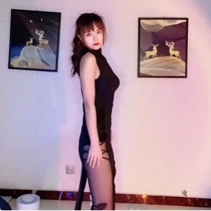 悠宝儿定制社保泳装热舞视频：让你的心动不已！