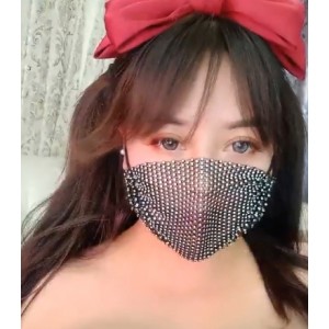 精选女主播：大学生{{杜撰一个姓名}}，勇敢追求梦想，活出精彩人生