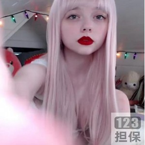 Onlyfans上的evieserena：萌妹童颜大罩杯淑女，12.4G苗条F杯欧美反差视频